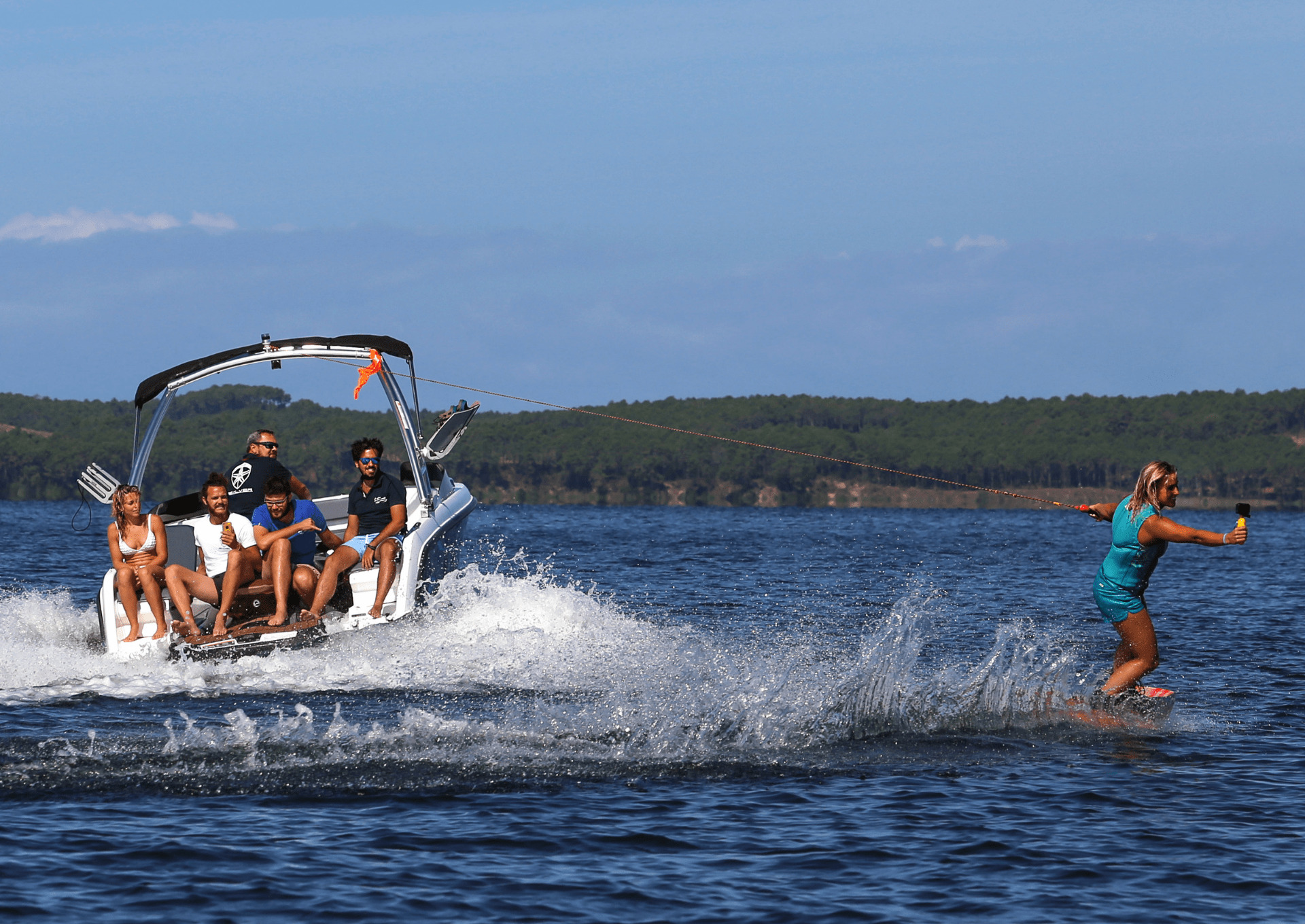 Session wakeboard avec un waveboat